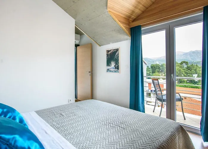 California 3 דוברובניק