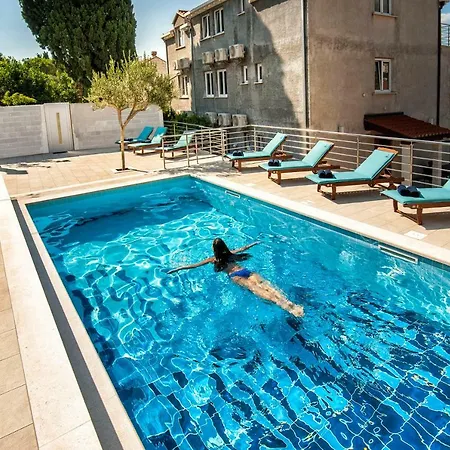California 3 *